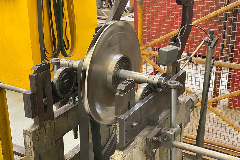 Rotor impeller dynamic balancing of centrifugal pump.